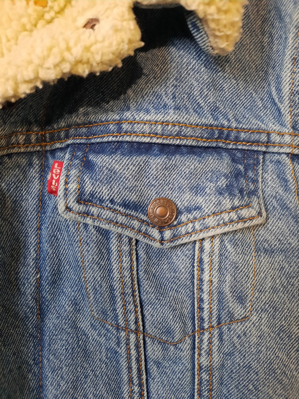 Levi's Light Blue Denim Sherpa Bomber Jacket with Cream Collar - Picture 4 of 7